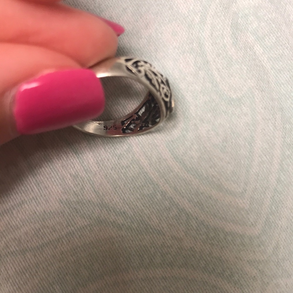 Size 5 ring - Picture 3 of 3